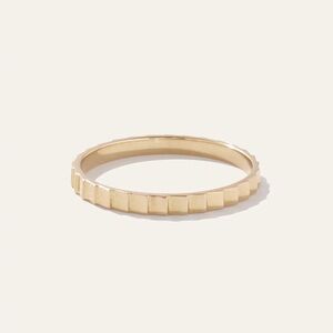 14k Gold Ridge Band